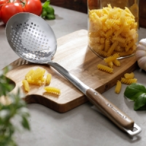 Schaumlöffel mit Akazienholzgriff, ca. 35x10cm 13.99 €