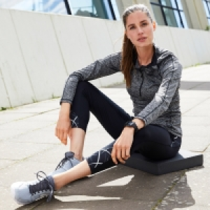 NKD  Damen-Sportleggings mit silbernen Akzenten