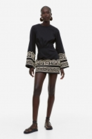 HM  Besticktes Kleid aus Lyocellmix