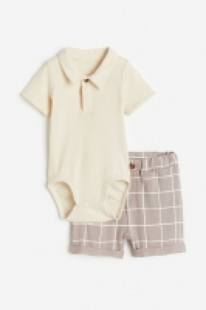 HM  2-teiliges Set mit Body und Shorts
