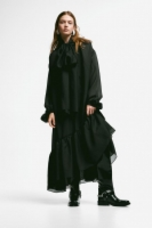 HM  Kleid mit Schleifenkragen