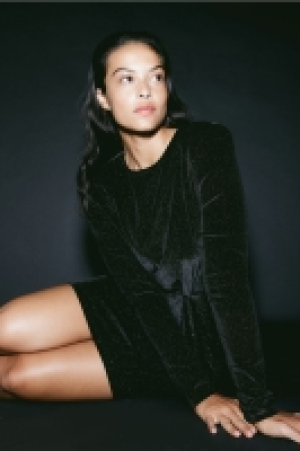 Jerseykleid mit Knotendetail 24.99 €