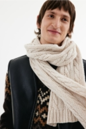 Schal mit Zopfmuster 18.99 €
