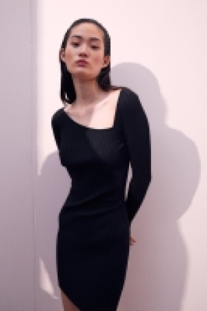 Bodycon-Kleid in Rippstrick 6.99 €