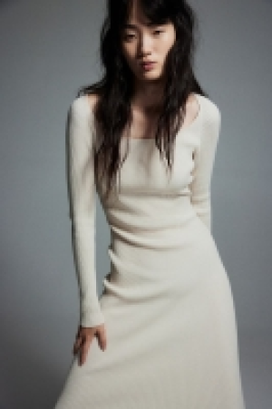 Bodycon-Kleid in Rippstrick 25.99 €