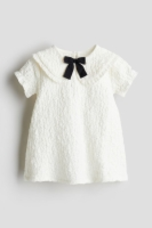 HM  Gecrinkeltes Kleid mit Schleife