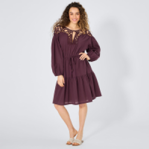 Damen-Kleid mit Spitze am Ausschnitt