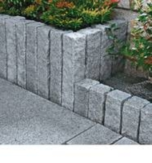 Granit-Palisade, ca. 10 x 10 x 25 cm