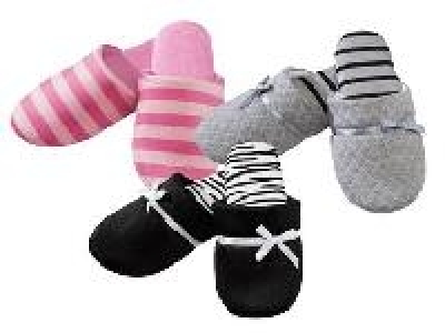 Damen Hausschuhe 2.99 €