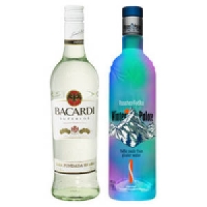 Bacardi Rum Superior, Black, Gold, Oakheart oder Winter Palace Vodka