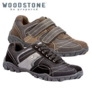 Herren-Slipper oder -Schn&uuml;rer 25.95&nbsp;&euro;