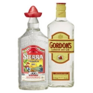 Gordon&acute;s London Dry Gin oder Sierra Tequila Silver