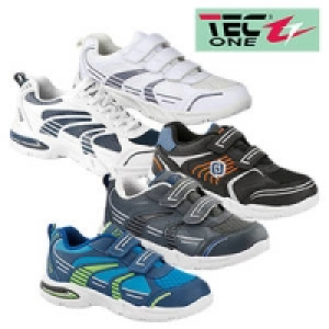 Sport- und Freizeitschuhe für die ganze Familie 15.95 €