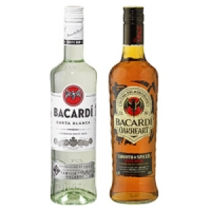 Bacardi Rum Carta Blanca oder Oakheart 37,5/35 % Vol., jede 0,7-l-Flas