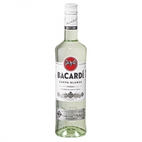 Real  Bacardi Rum Carta Blanca oder Oakheart 37,5/35 % Vol., jede 0,7-l-Flas