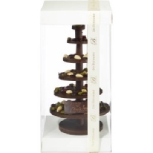 Patisserie Blunck Tannenbaum aus Schokolade verziert mit N&uuml;ssen und Cr