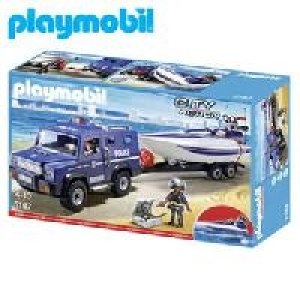 Polizei-Truck mit Speedboot