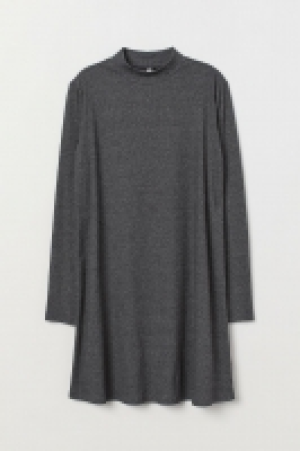  Kleid mit Turtleneck 6.99 €