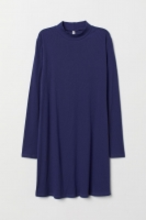  Kleid mit Turtleneck 7.99 €