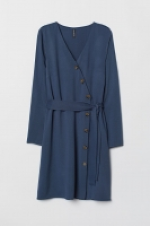  Kleid mit V-Ausschnitt 22.99 €