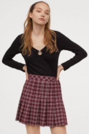  Shirt mit V-Ausschnitt 4.99 €