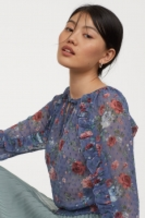  Luftige Volantbluse 6.99 €