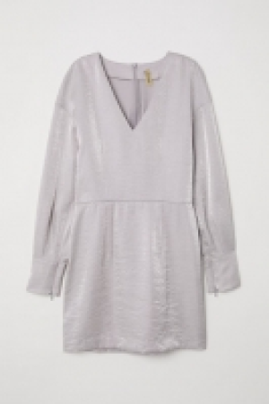  Kleid mit Metallicschimmer 27.99 €