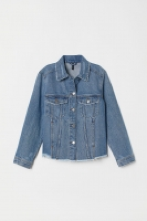 HM   Ausgefranste Jeansjacke