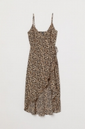 HM   Wickelkleid mit Volant