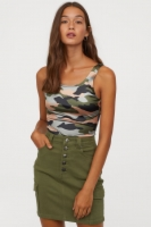  Glänzender Stringbody 10.99 €