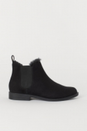  Chelseaboots mit Teddyfutter 17.99 €