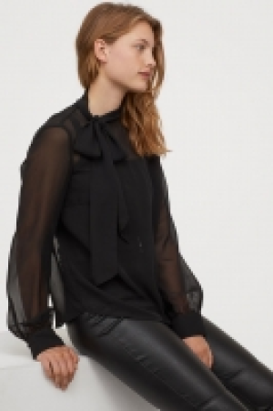  Chiffonbluse mit Bindekragen 10.99 €