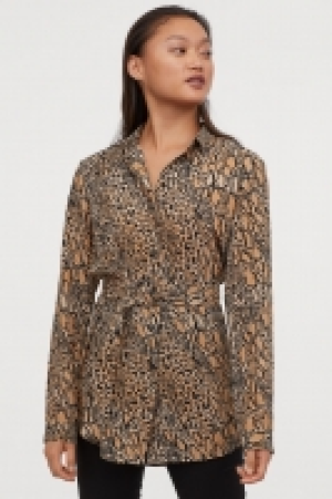 Bluse mit Gürtel 11.99 €