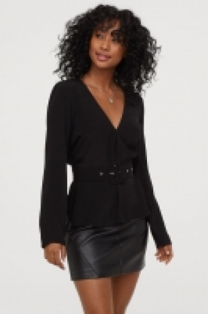 HM   Bluse mit Gürtel