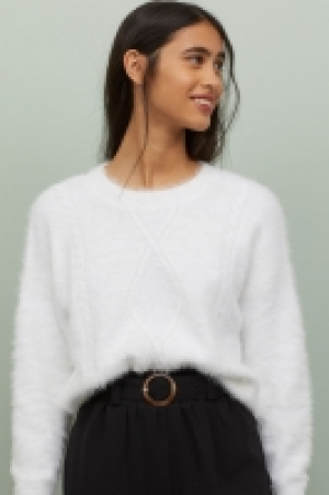  Flauschiger Pullover 17.99 €