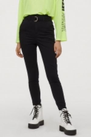 HM   Twillhose mit Gürtel