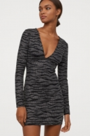  Glitzerndes Kleid 12.99 €