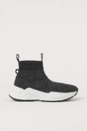 Fully fashioned Sneaker 9.99 €