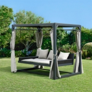 Pavillon und Gartenliege Provence