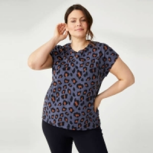 Damen-T-Shirt mit Leo-Muster, große Größen 3.83 €