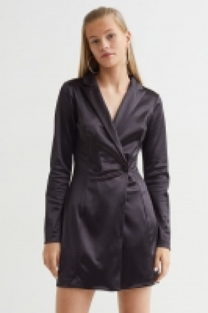 Kurzes Blazerkleid 19.99 €