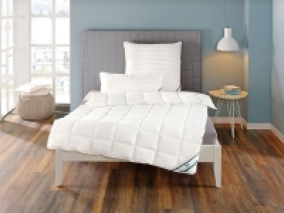 f.a.n. Sommer-Steppbett »Medisan«, kochfest, mit Baumwoll-Bezug, leich 35.90 €