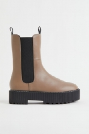 Chelseaboots 18.99 €
