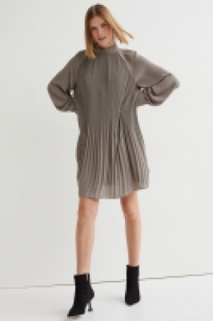 Plissiertes Kleid 31.99 €