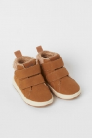 Sneaker mit Warmfutter 13.99 €