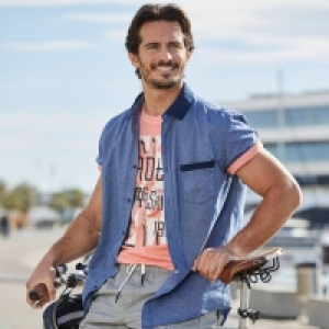Herren-Kurzarm-Hemd mit Kentkragen 12.79 €