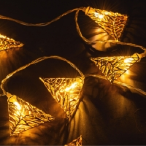 LED-Lichterkette mit Metalldekoration 23.99 €